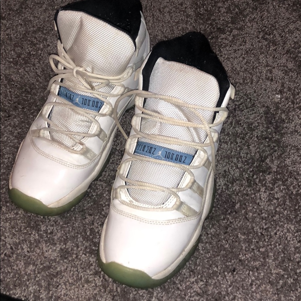 Jordan Columbia 11s. Size 6y